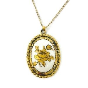 Rare Vintage Cottagecore Gold & Stone Floral Pendant & Necklace